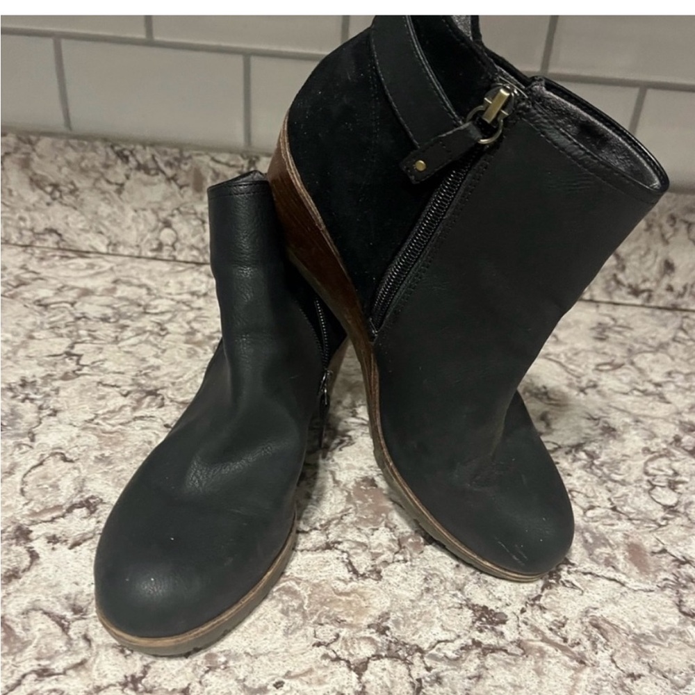 Dr Scholl's Noelle Ankle Boot Bootie Womens Size 8 Black Wedge Heel Zip Up.